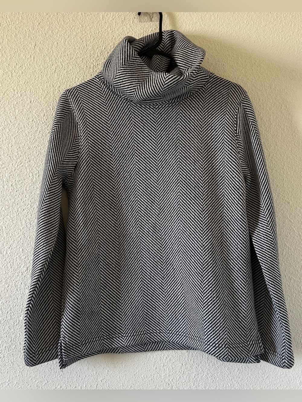 J. Crew Cozy Fall Winter Chevron Pullover Casual Work Turtleneck Women’s Medium